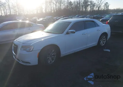 2016 Chrysler 300C z USA, uszkodzony, nr VIN 2C3CCAEG5GH181770